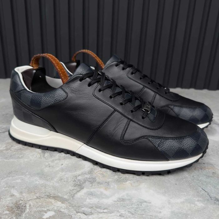 Louis Vuitton Run Away MTO Чоловічі кросівки шкіра оригінал 43 EUR