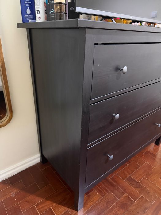 Cômoda preta Ikea 3 gavetas