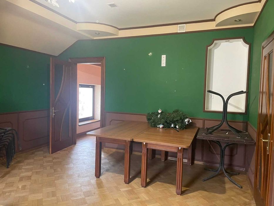 Нежитлове приміщення під магазин, м.Жовква