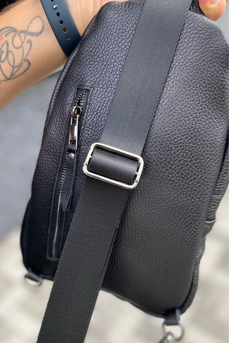 Шкіряний слінг нагрудна сумка через плече чоловіча бананка BLADE