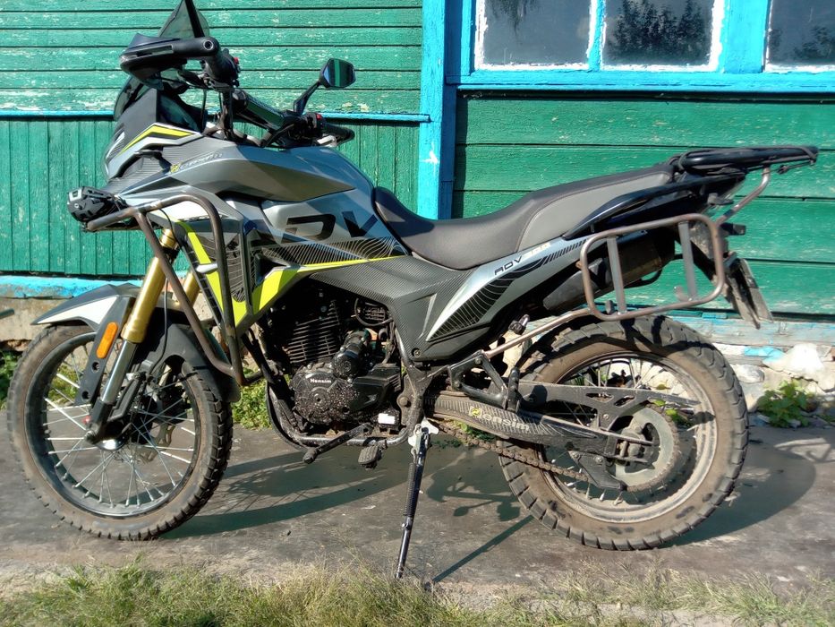 Hensim ADV 300. Mustang GT 250. Рамки під сумки або кофри