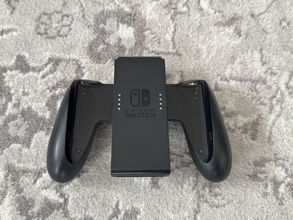 Konsola Nintendo Switch Czerwono-niebieski + Ring Fit Adventure