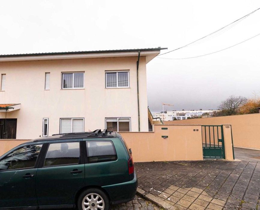 T3+1 com Garagem Box | 153 m² | 1 km da Praia | São Félix da Marinha