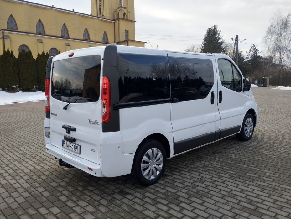 Renault Trafic 2.0 DCI 115 KM 9-osobowy z klima i skórą