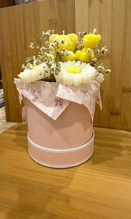 Vasos de flores em vela