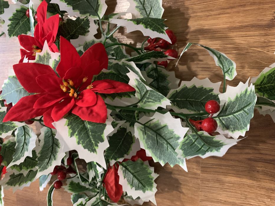 Новорічний декор різдвяна квітка гілка пуансетія молочай гірлянда