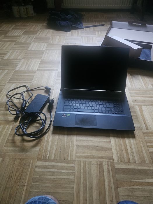 Laptop MSI Bravo 17 C7VE