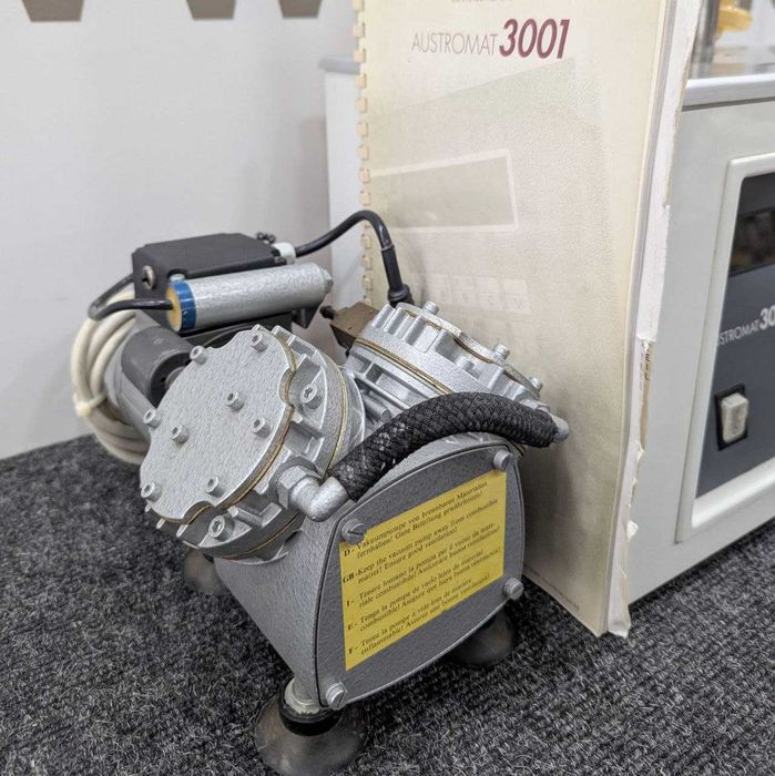 Зуботехнічна піч Dekema Austromat 3001