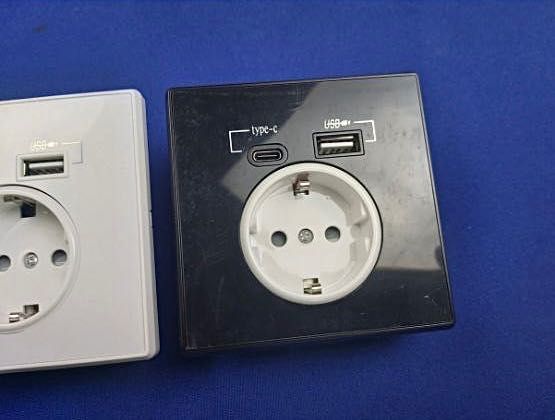 Сучасна розетка USB + Туре-С /Скло/ Coswall