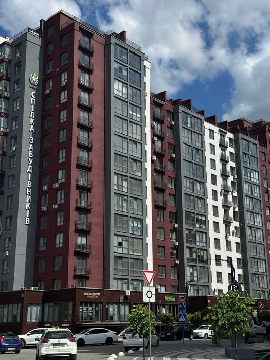 Гараж ЖР Княгинин вул. Княгинин 44,Збудований продам ЦЕНТР продаж