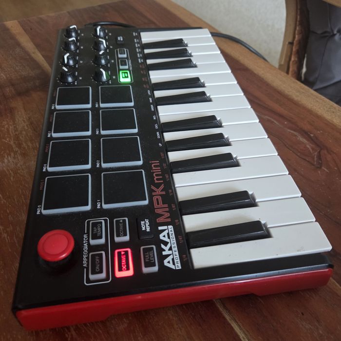akai mpk mini mk2 - Купити музичні інструменти - Ціна на OLX.ua