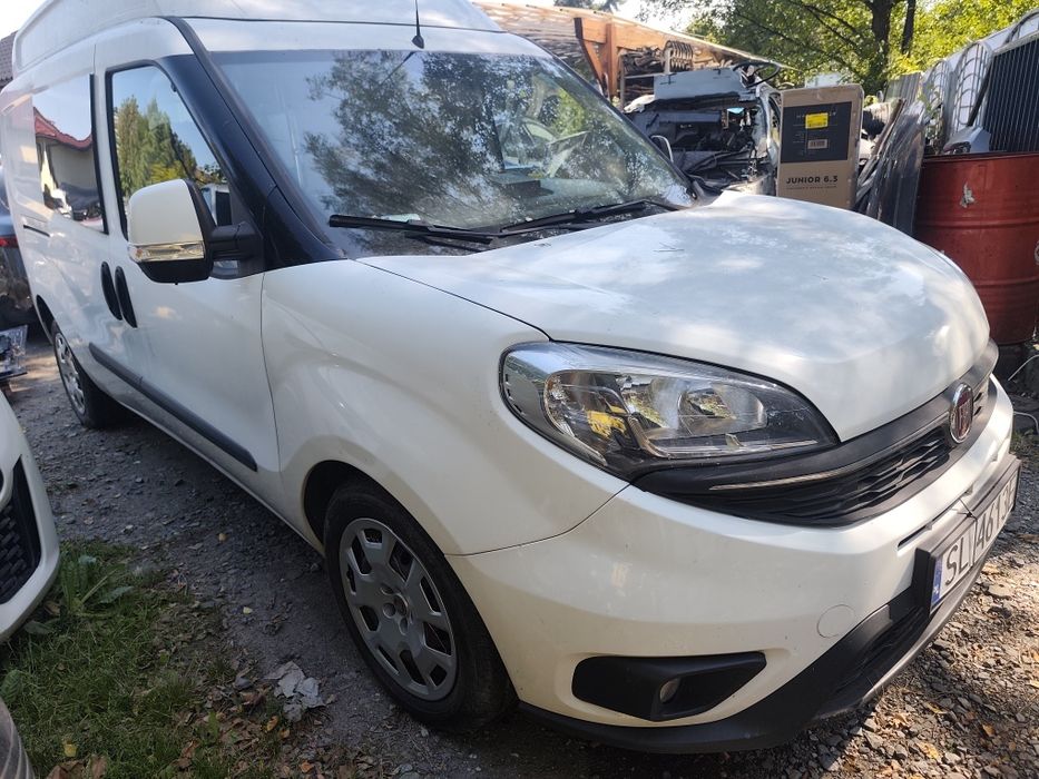 Fiat Doblo 4 miejsca siedzące 1 lezace