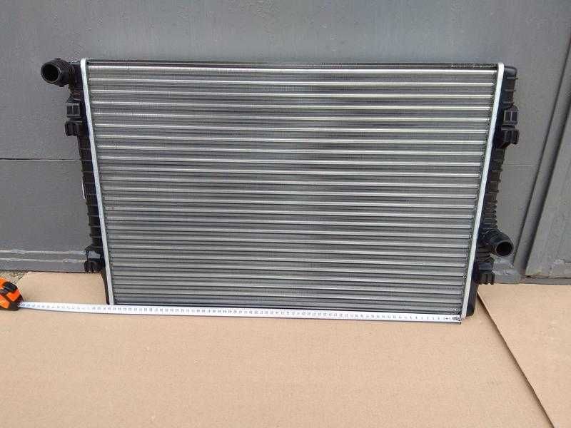 Радіатор інтеркулера Volkswagen Golf VII AUDI Q5 A6C7 A4 B9 B8 A3