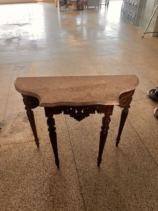 Moveis de entrada e mesas de apoio