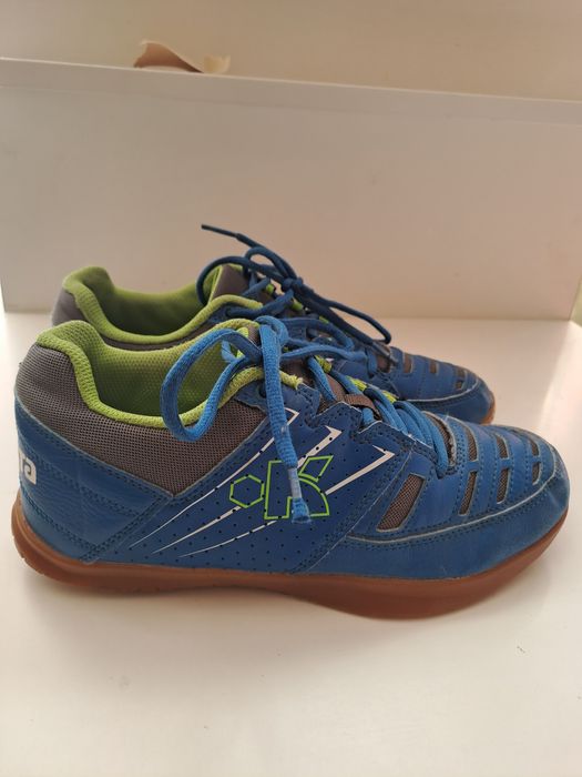 Спортивная обувь