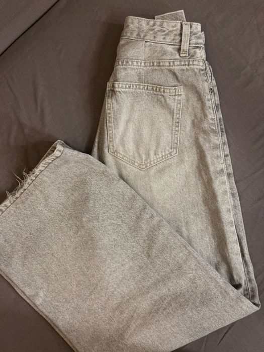 Сірі джинси bershka