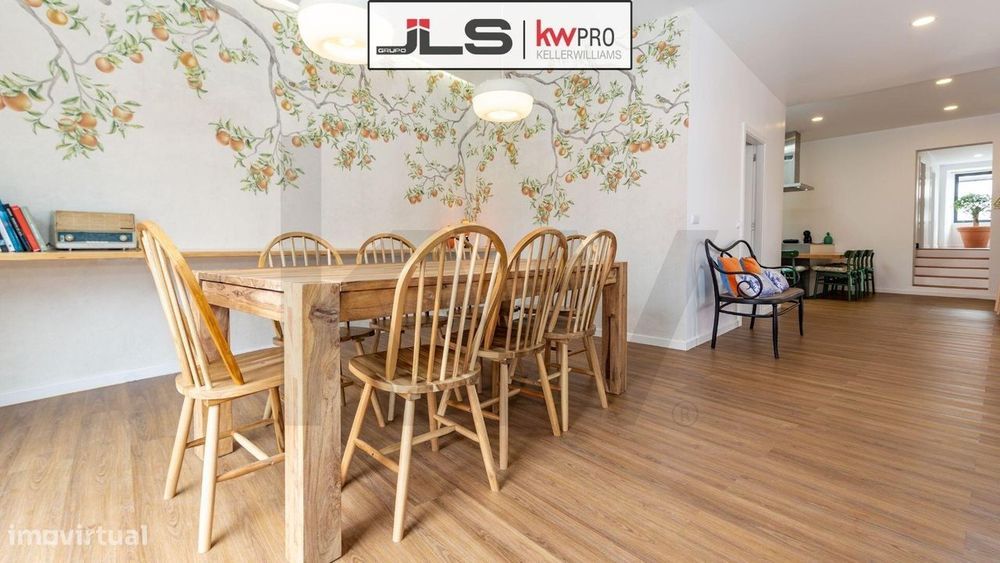 Moradia V4 com Apartamento T1 Anexo, Totalmente Remodelada – Centro