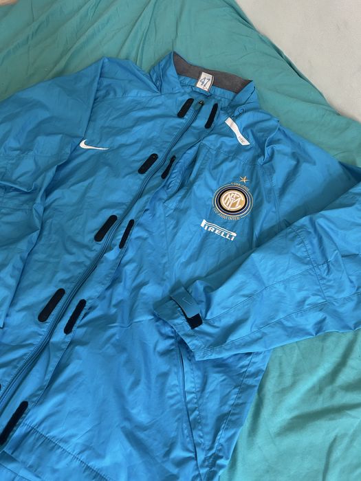Kurtka Wiatrowka Inter z 2008 Roku na 100 lecie klubu Inter złoty herb