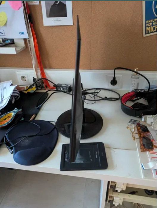 Monitor praticamente novo