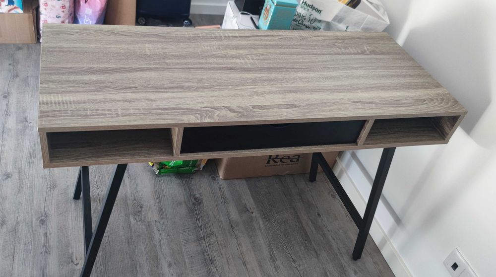 Secretária / Consola de entrada