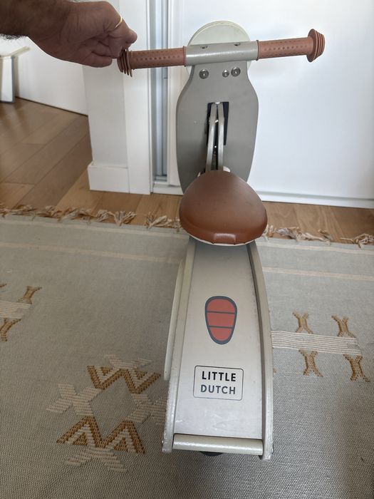 Bicicleta de balanço de madeira Little Dutch