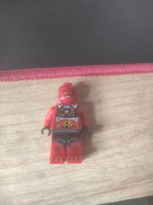 lego mini figurka 70335 - Ultimate Lavaria