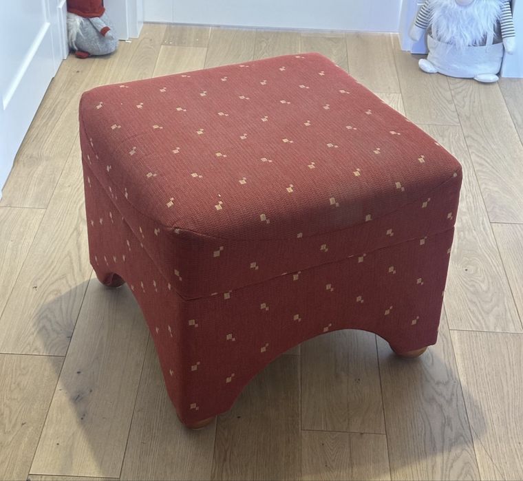 Solidna wygodna pufa 55x55x45