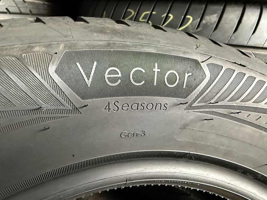 215/60 R17 Goodyear Vector 4Seasons Gen-3 2шт. 90% 2022