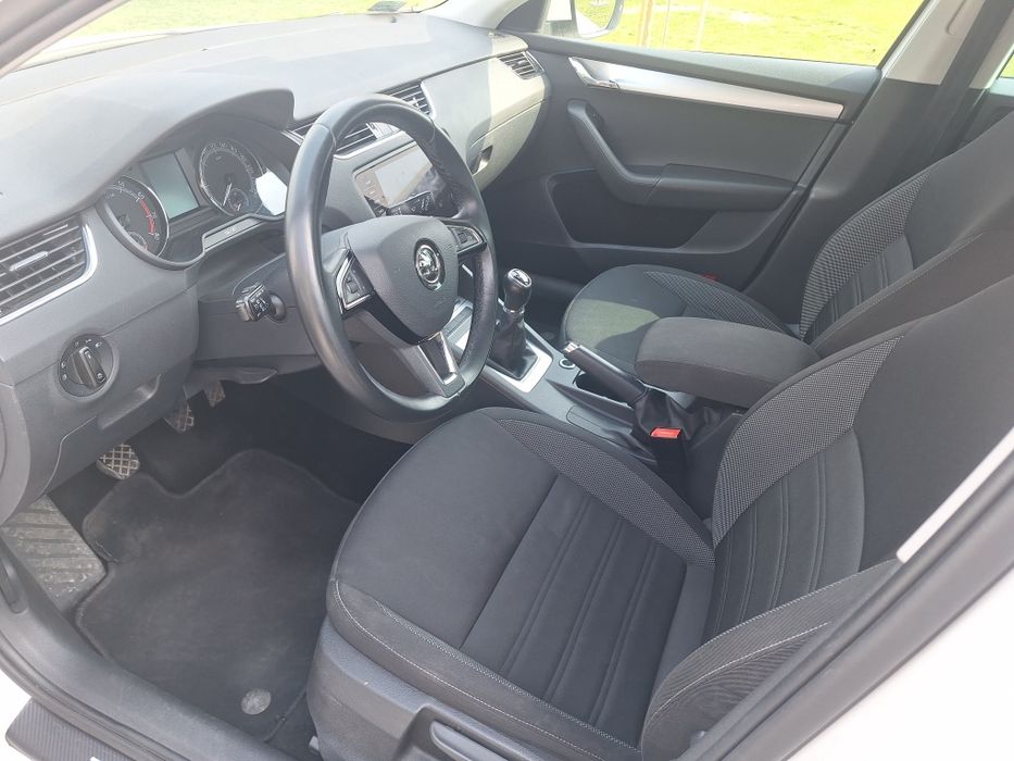 Octavia 1.5 ,przebieg autostradowy,wymiana oleju co 15tys.km.od nowości.