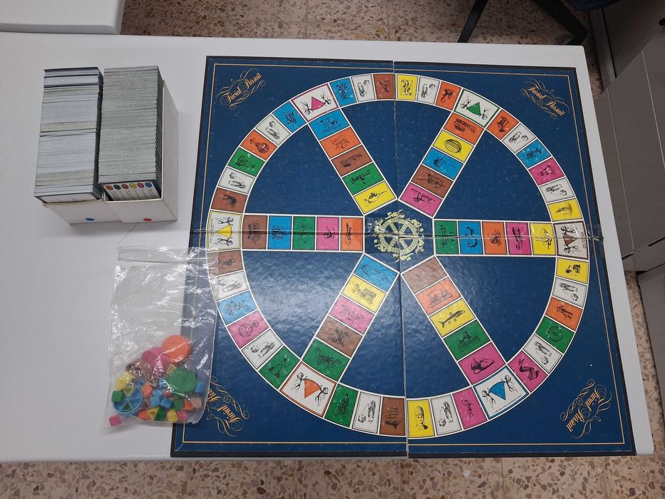 Vendo jogo clássico Trivial Pursuit – Edição Genus completo.