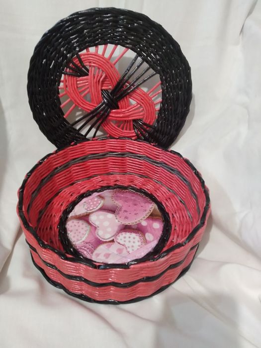 Шкатулка плетёная