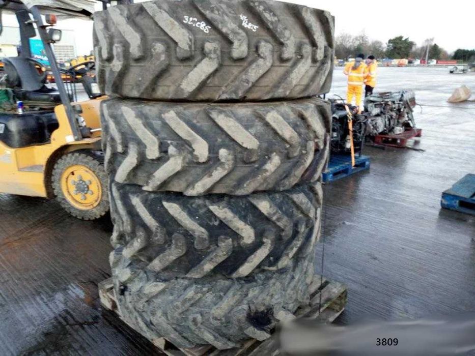 Opona 15.5/80-24 15.5/80R24 400/80R24 400/80-24 hokej
