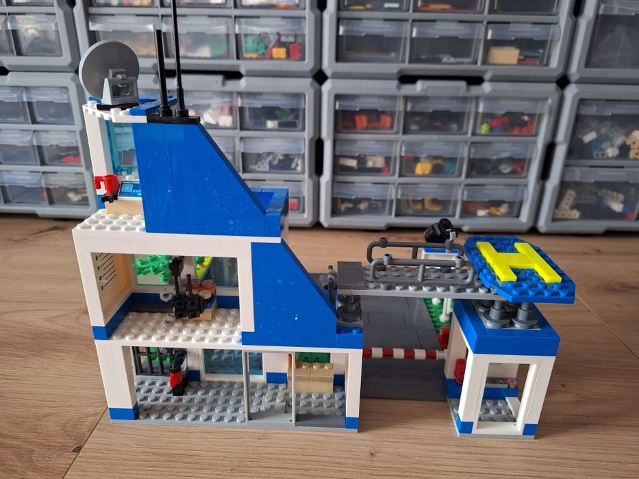 Lego City - 60316 - Posterunek Policji
