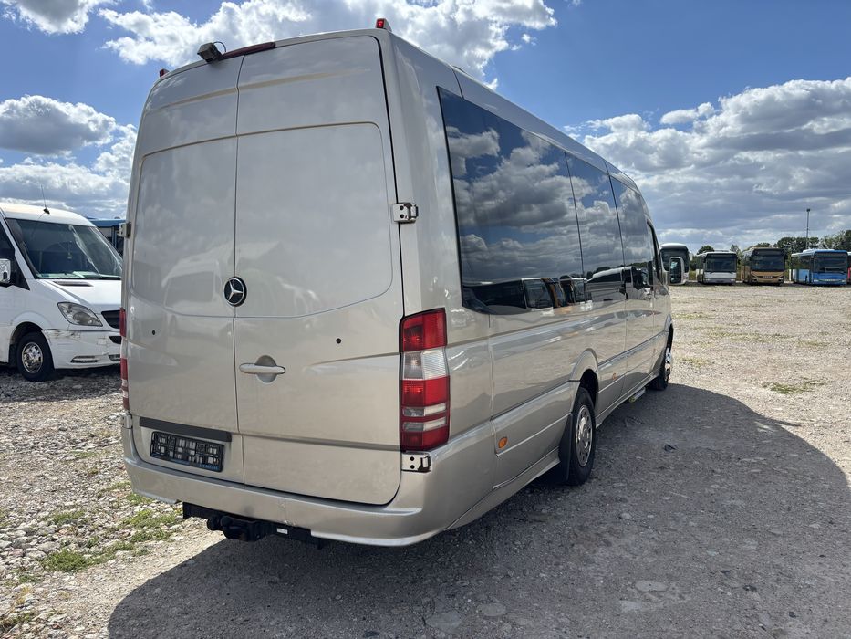 Автобус 24 місця VIP