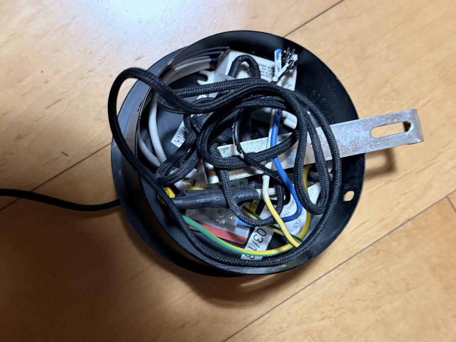 Candeeiro de teto em vidro opalino de estilo moderno BoConcept