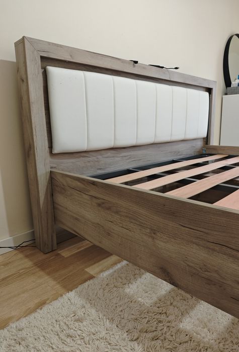 Cama 160x200 com luzes LED