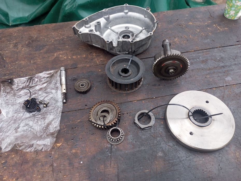 Części silnikowe Suzuki SAVAGE 650 LS P401 misa balansator napęd tryb