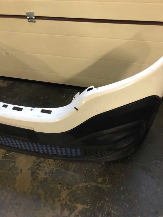 Zderzak przedni renault trafic III