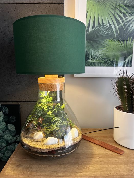 Lampa z lasem w szkle - unikatowy klimat w Twoim domu!