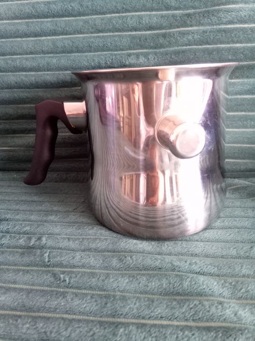 Garnek do gotowania mleka