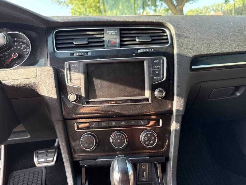 2017 Volkswagen Golf GTI S