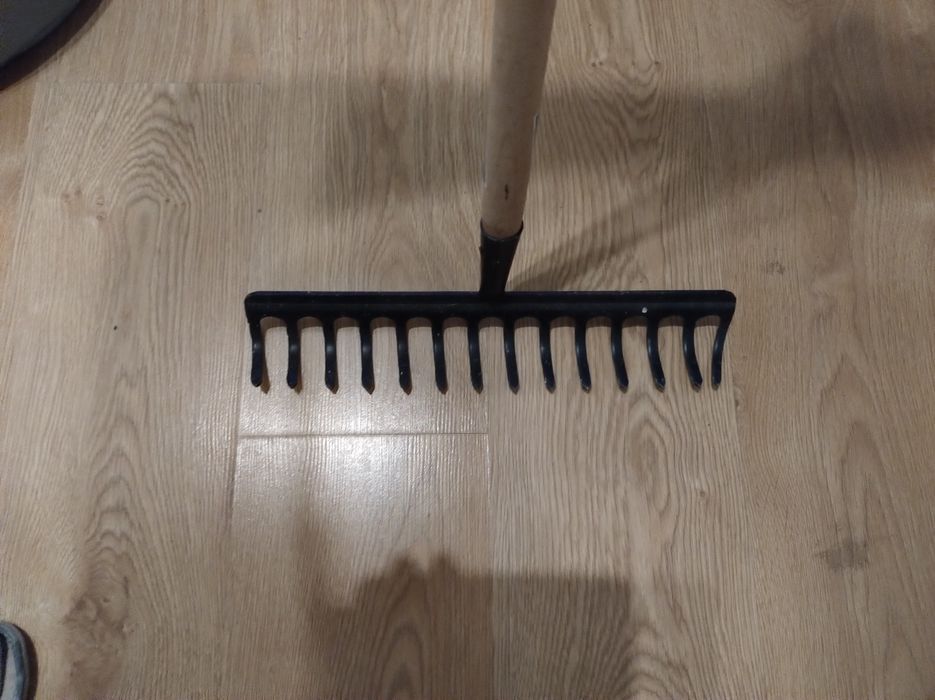 Nowe grabie ogrodowe działka ogródek