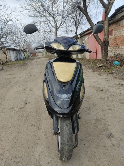 Продам скутер дефиант