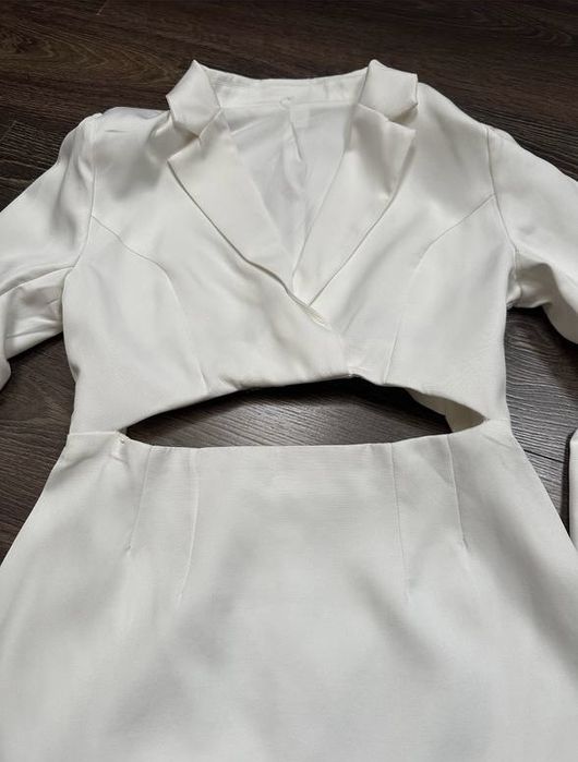 Біла сукня М в стилі Zara