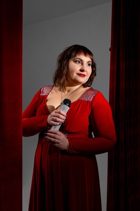 Солістка-вокалістка, ведуча, фото та відео на ваше свято