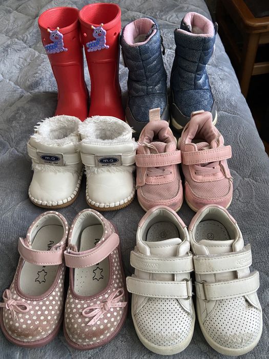 Взуття для дівчинки лотом від 20-23 розміру