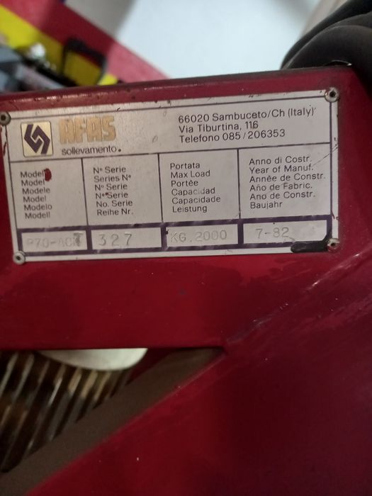 Elevador  móvel para  automóveis