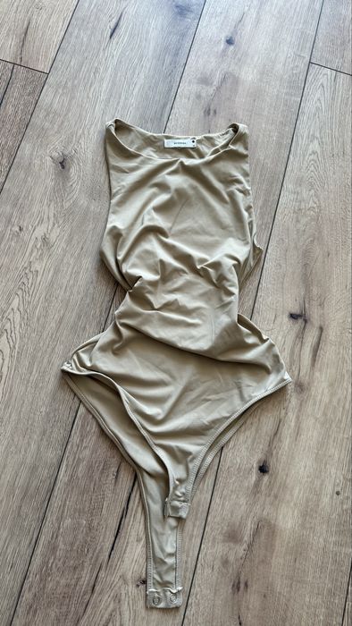Бежевый нюдовый боди Zara
