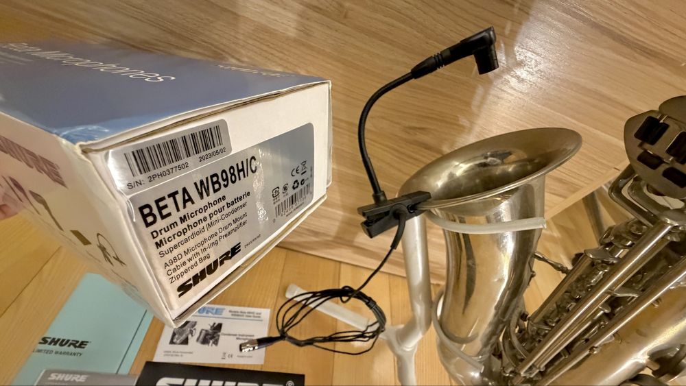 Комплект для духових і саксофону Shure ULXP та мікрофон Shure Beta98