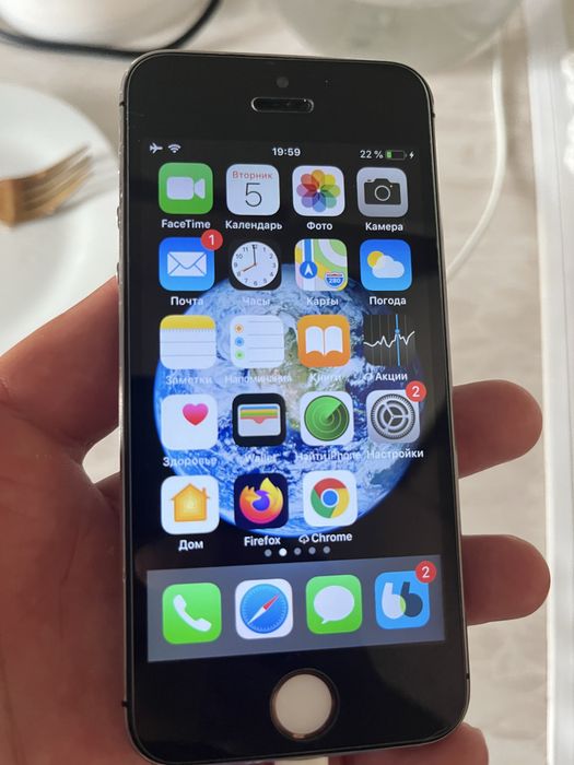Продам Iphone 5 s